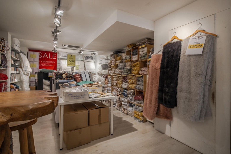 WinkelruimteaanKoningstraat 77<br/> inArnhem WinkelruimteaanKoningstraat 77<br/> inArnhem