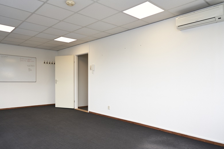 BedrijfsruimteaanPlatinastraat 100<br/> inZoetermeer BedrijfsruimteaanPlatinastraat 100<br/> inZoetermeer