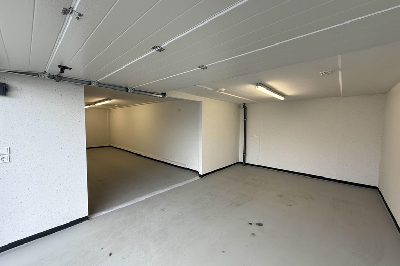 BedrijfsruimteaanProf. Zeemanweg 6 83<br/> inWaalwijk