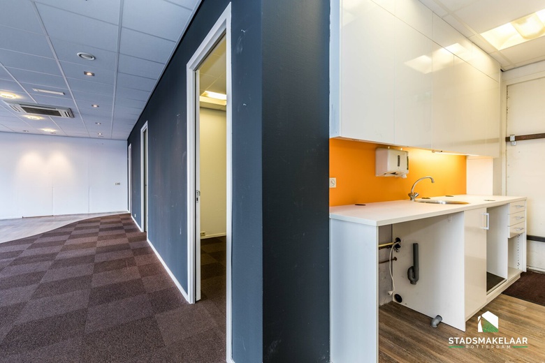 WinkelruimteaanBurgemeester Baumannlaan 140<br/> inRotterdam