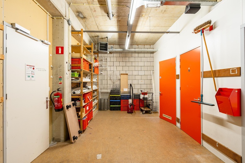WinkelruimteaanOostermeent-West 9<br/> inHuizen WinkelruimteaanOostermeent-West 9<br/> inHuizen