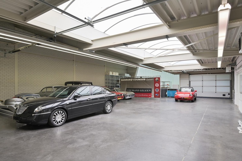 BedrijfsruimteaanHofkamp 31<br/> inGeleen BedrijfsruimteaanHofkamp 31<br/> inGeleen