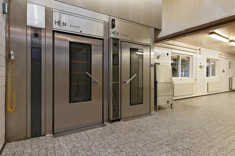 BedrijfsruimteaanKerkstraat 54<br/> inPanningen