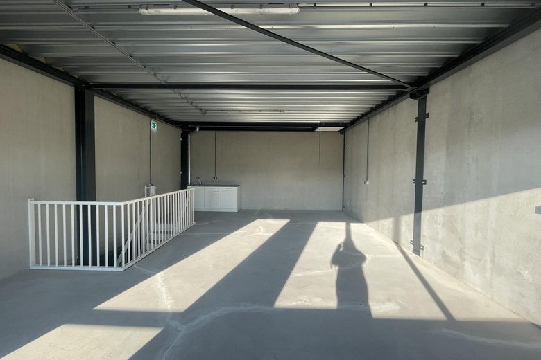 BedrijfsruimteaanLelystraat 70 d<br/> inSliedrecht