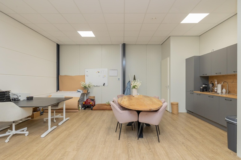 BedrijfsruimteaanCilinderweg 43 U19<br/> inRoelofarendsveen