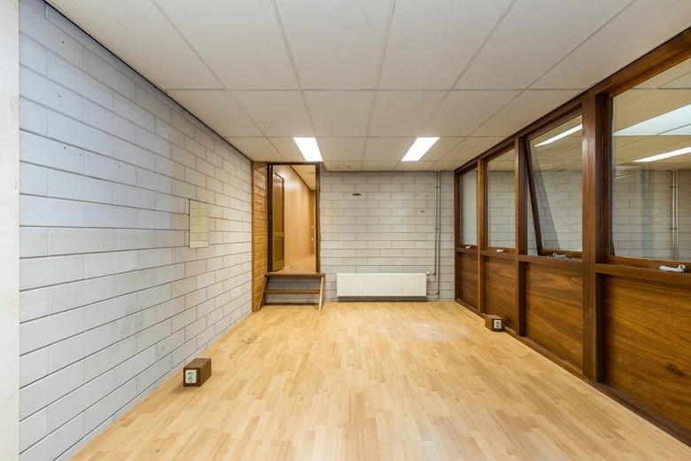 BedrijfsruimteaanAmbachtsweg 39 F<br/> inPijnacker