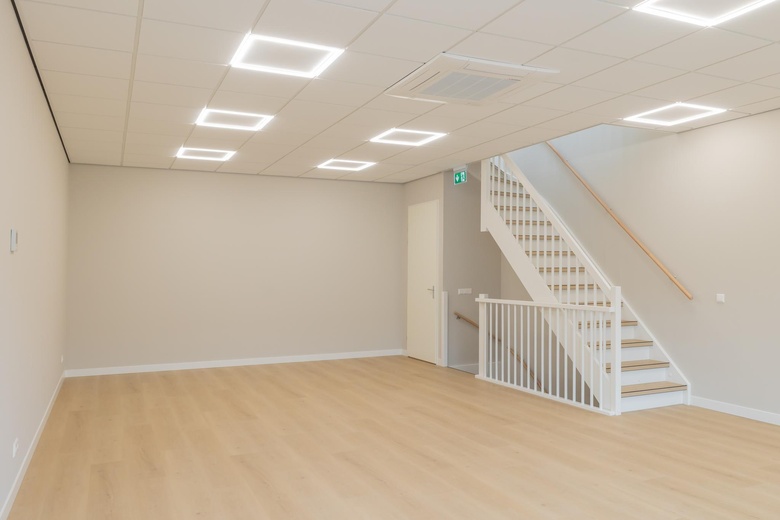 BedrijfsruimteaanCilinderweg 67<br/> inRoelofarendsveen