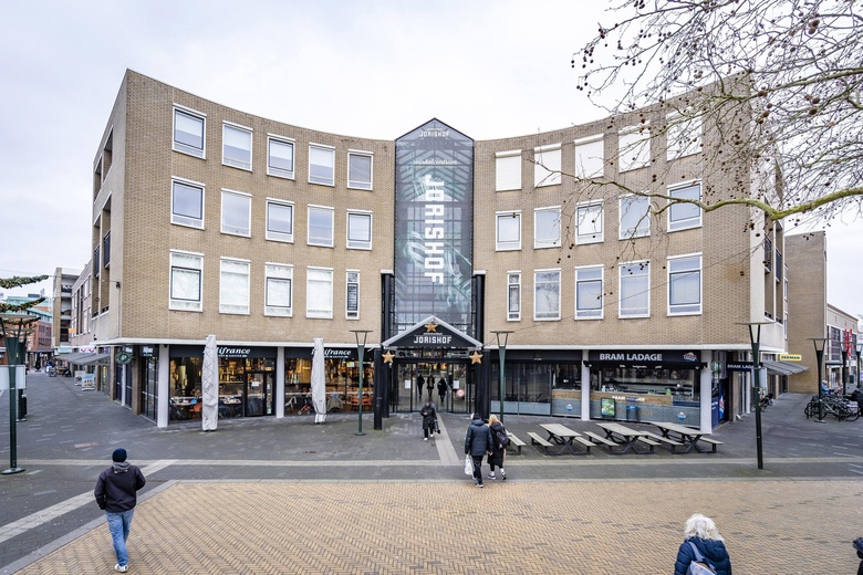 Bekijk foto Winkelruimte aan de Sint Jorisplein 71 in Ridderkerk Bekijk foto Winkelruimte aan de Sint Jorisplein 71 in Ridderkerk