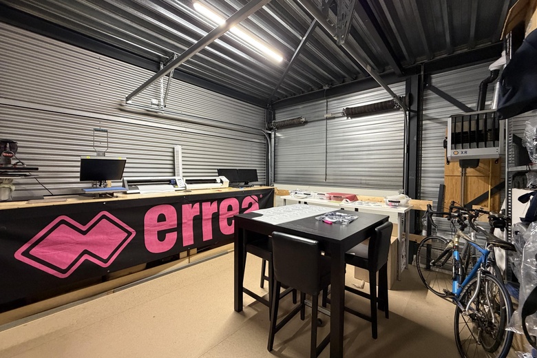 BedrijfsruimteaanDe Plaats 33 A<br/> inHendrik-Ido-Ambacht