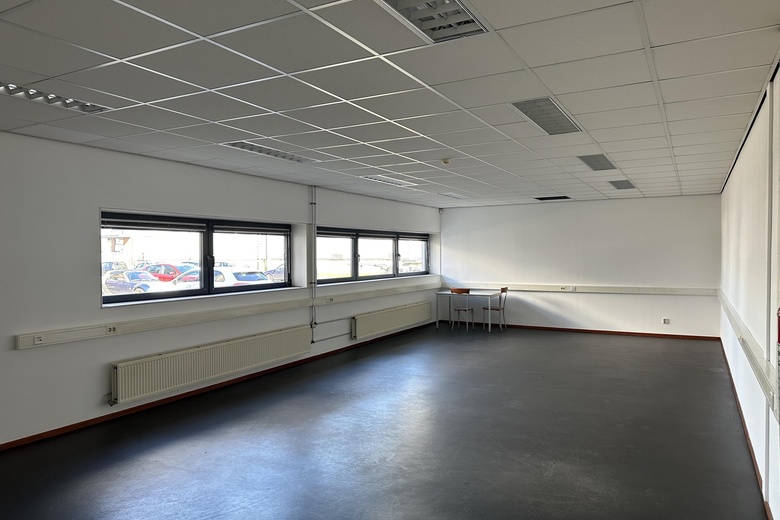 BedrijfsruimteaanKlompenmakerstraat 28 - 30<br/> inHoogvliet BedrijfsruimteaanKlompenmakerstraat 28 - 30<br/> inHoogvliet