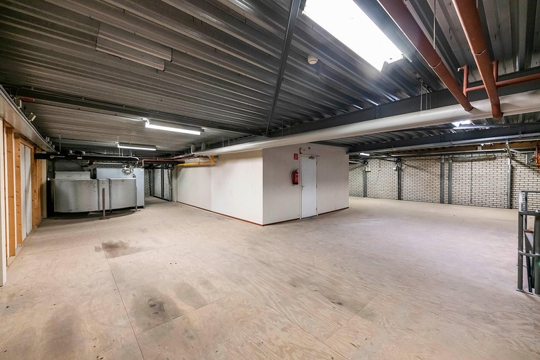 BedrijfsruimteaanIndustriestraat 10<br/> inHardinxveld-Giessendam BedrijfsruimteaanIndustriestraat 10<br/> inHardinxveld-Giessendam