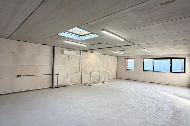 BedrijfsruimteaanJagtlustweg 3 5<br/> inHeerenveen