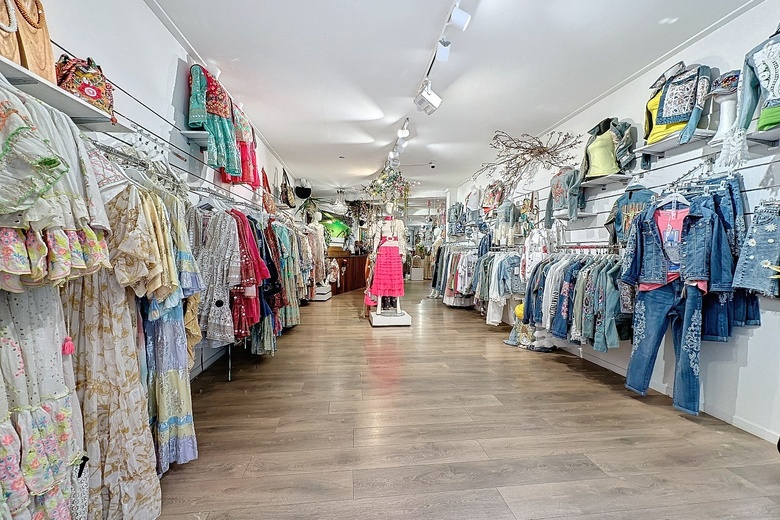 WinkelruimteaanNieuwstraat 17<br/> inSluis WinkelruimteaanNieuwstraat 17<br/> inSluis