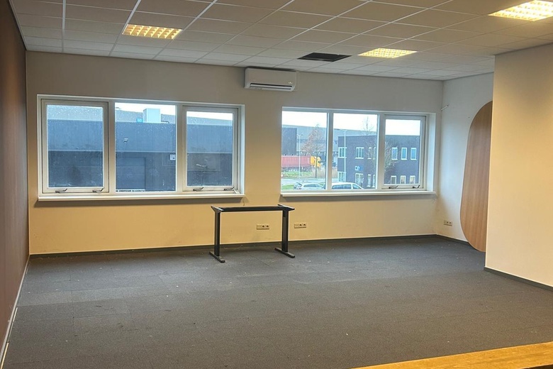 BedrijfsruimteaanValeton 4 h 1<br/> inZaltbommel BedrijfsruimteaanValeton 4 h 1<br/> inZaltbommel