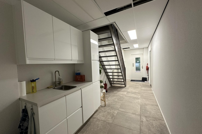KantoorruimteaanKraaivenstraat 38 16<br/> inTilburg KantoorruimteaanKraaivenstraat 38 16<br/> inTilburg