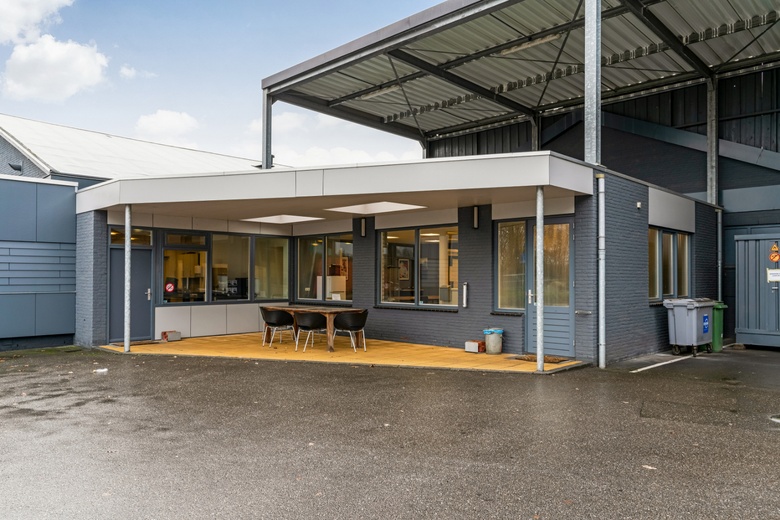 BedrijfsruimteaanVeestraat 42<br/> inLinne BedrijfsruimteaanVeestraat 42<br/> inLinne