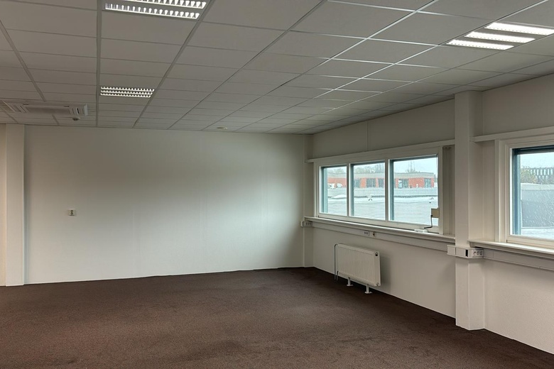 KantoorruimteaanZadelmakerstraat 64<br/> inVelserbroek