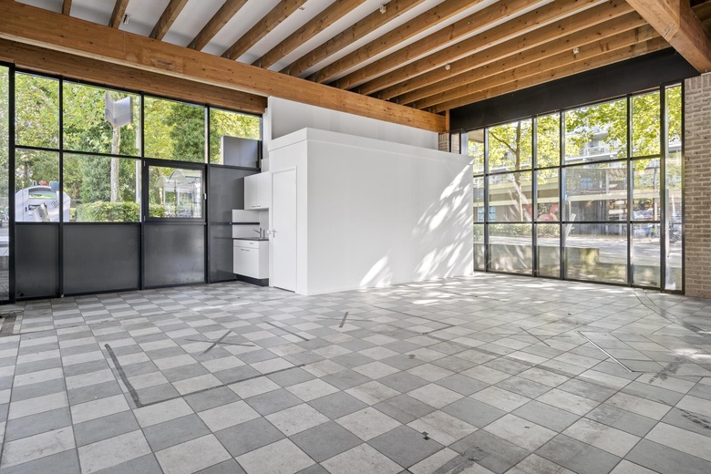 WinkelruimteaanRaadhuisplein 1<br/> inOosterbeek WinkelruimteaanRaadhuisplein 1<br/> inOosterbeek