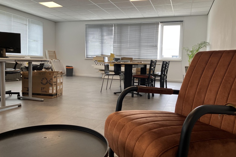 BedrijfsruimteaanPeppelkade 15 a<br/> inHouten