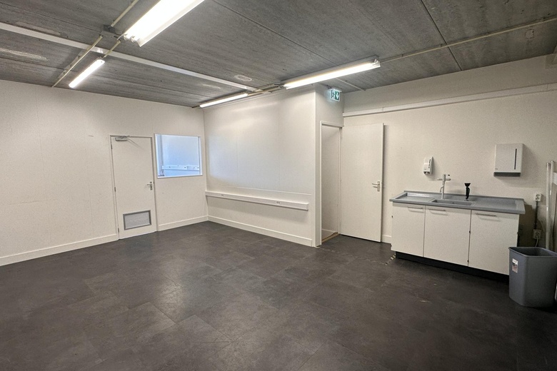 BedrijfsruimteaanIndustrieweg 2<br/> inGiessen BedrijfsruimteaanIndustrieweg 2<br/> inGiessen