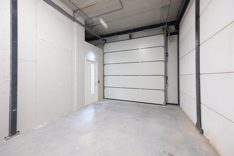 BedrijfsruimteaanKabelweg 45<br/> inRoelofarendsveen BedrijfsruimteaanKabelweg 45<br/> inRoelofarendsveen