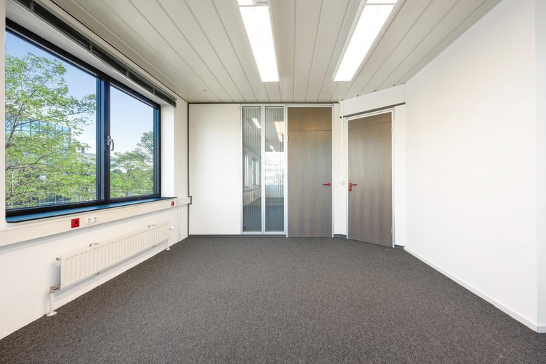 KantoorruimteaanStationsplein 4<br/> inZwijndrecht KantoorruimteaanStationsplein 4<br/> inZwijndrecht