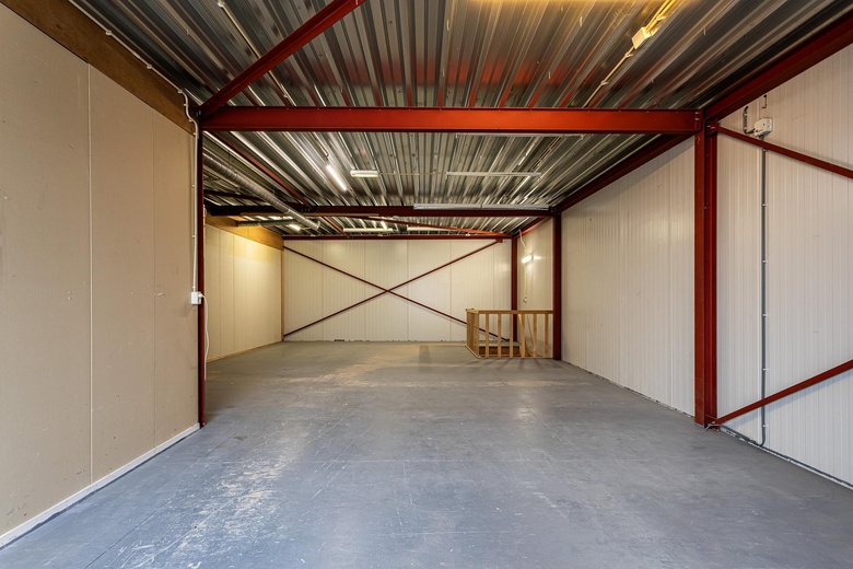 BedrijfsruimteaanSpoorstraat 19<br/> inBorculo BedrijfsruimteaanSpoorstraat 19<br/> inBorculo