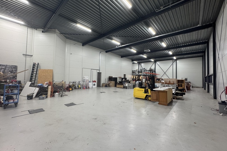 BedrijfsruimteaanRak 24<br/> inWestzaan