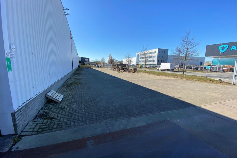 BedrijfsruimteaanHefbrugweg 16<br/> inAlmere BedrijfsruimteaanHefbrugweg 16<br/> inAlmere