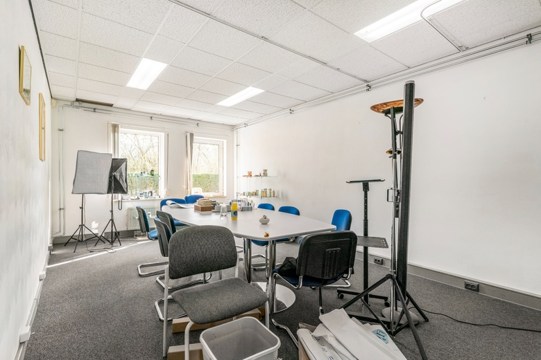 BedrijfsruimteaanVeldweg 33<br/> inHerkenbosch