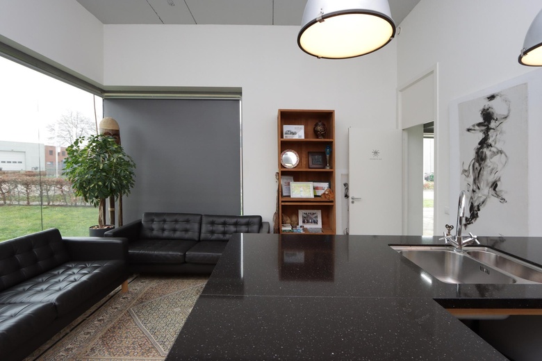 BedrijfsruimteaanDe Huchtstraat 14<br/> inAlmere BedrijfsruimteaanDe Huchtstraat 14<br/> inAlmere