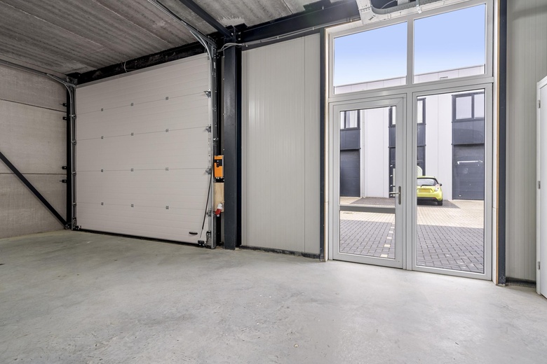 BedrijfsruimteaanExpeditieweg 8 r<br/> inAndelst