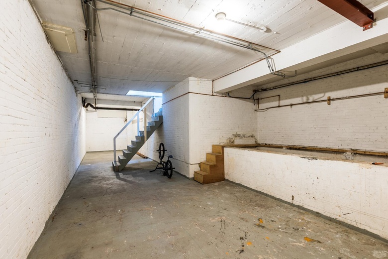 WinkelruimteaanPleinweg 240<br/> inRotterdam