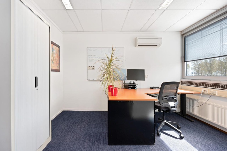 KantoorruimteaanKamerlingh Onnesweg 10<br/> inBarendrecht