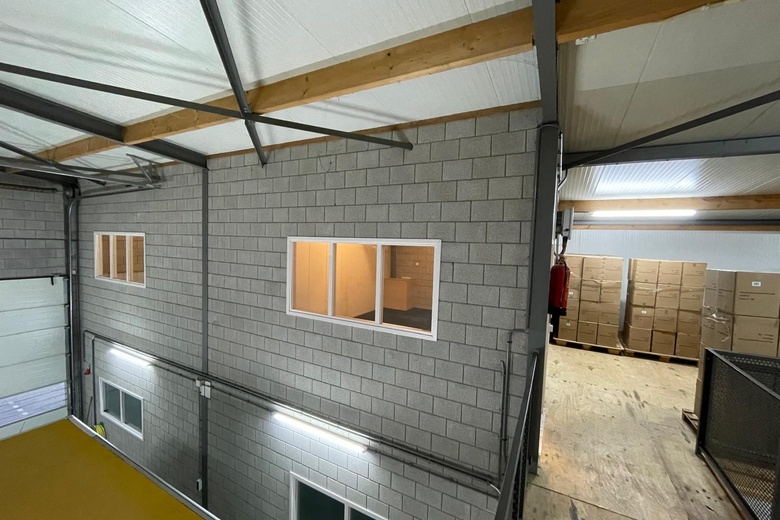 BedrijfsruimteaanAmbachtstraat 16<br/> inWijk en Aalburg BedrijfsruimteaanAmbachtstraat 16<br/> inWijk en Aalburg