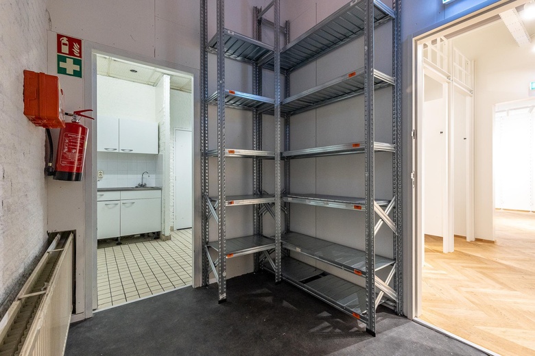 WinkelruimteaanKanaalstraat 37<br/> inLisse WinkelruimteaanKanaalstraat 37<br/> inLisse