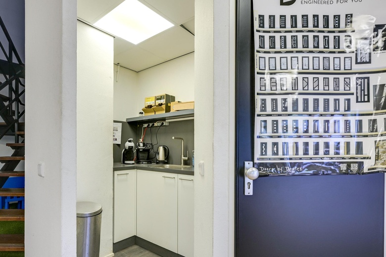 BedrijfsruimteaanWilgenkade 1<br/> inHouten