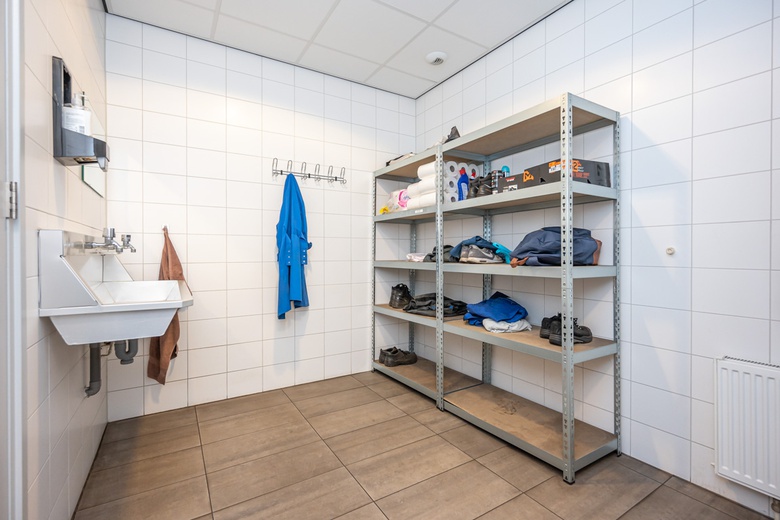 BedrijfsruimteaanDe Hofjes 44<br/> inMiddelharnis BedrijfsruimteaanDe Hofjes 44<br/> inMiddelharnis