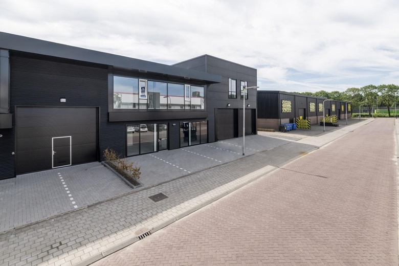 BedrijfsruimteaanMarisstraat 8 d<br/> inSliedrecht