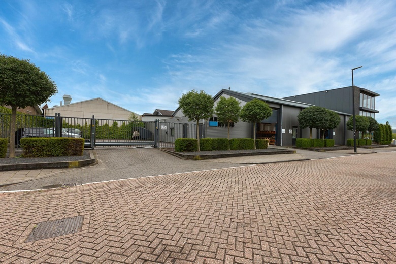 BedrijfsruimteaanIndustrieweg 14<br/> inMaassluis BedrijfsruimteaanIndustrieweg 14<br/> inMaassluis