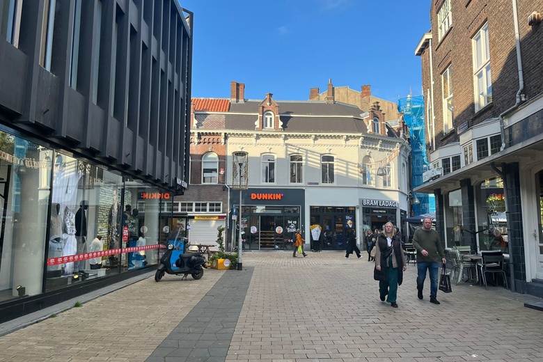 WinkelruimteaanHeuvelstraat 1 a<br/> inTilburg WinkelruimteaanHeuvelstraat 1 a<br/> inTilburg