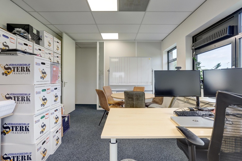 KantoorruimteaanLemelerberg 29<br/> inAlphen aan den Rijn