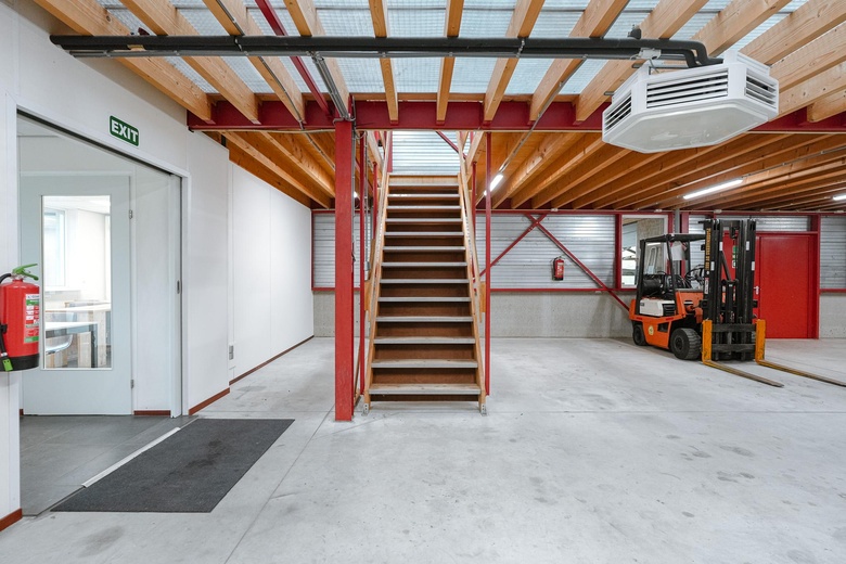 BedrijfsruimteaanDommelstraat 16<br/> inOss BedrijfsruimteaanDommelstraat 16<br/> inOss