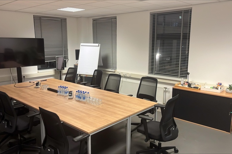 BedrijfsruimteaanProostwetering 24 H<br/> inUtrecht