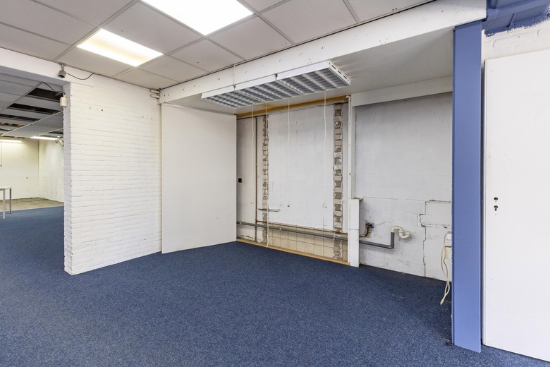 WinkelruimteaanLindenlaan 54<br/> inHuizen