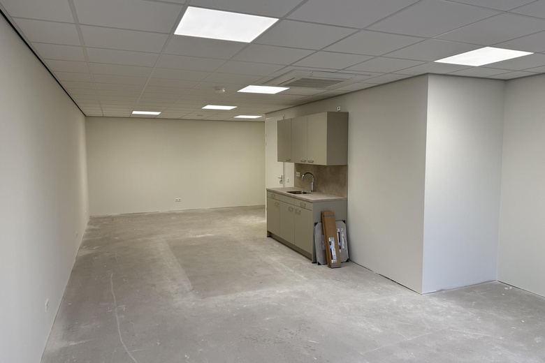 BedrijfsruimteaanReedijk 8 F 28<br/> inHeinenoord