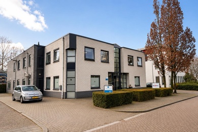 Bekijk foto 2 van Baarnsche dijk 19