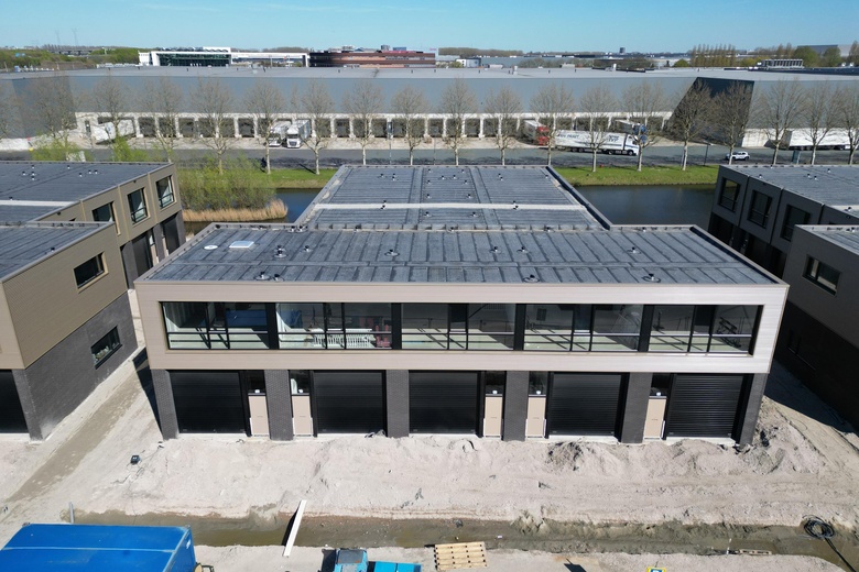BedrijfsruimteaanOosteinde 5 a 13<br/> inBarendrecht