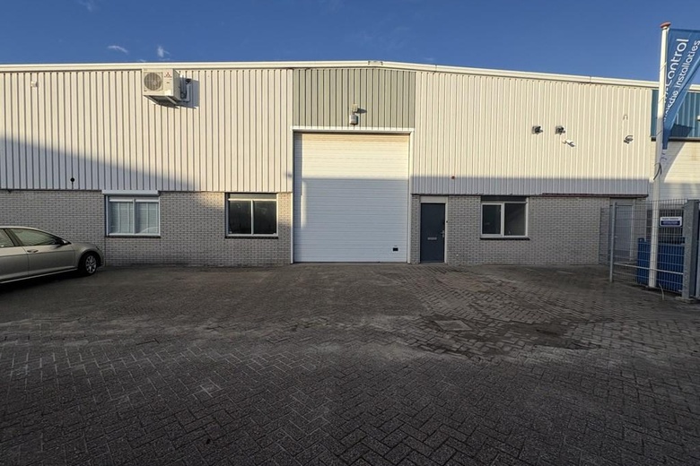 Bekijk foto 1 van Marie Curiestraat 15