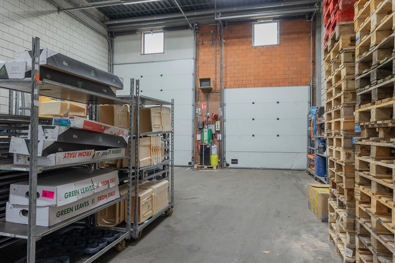 BedrijfsruimteaanProduktieweg 12<br/> inZoeterwoude BedrijfsruimteaanProduktieweg 12<br/> inZoeterwoude
